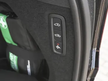 VOLVO XC90 T8 AWD Ultra Dark Recharge Plug-In Hybrid