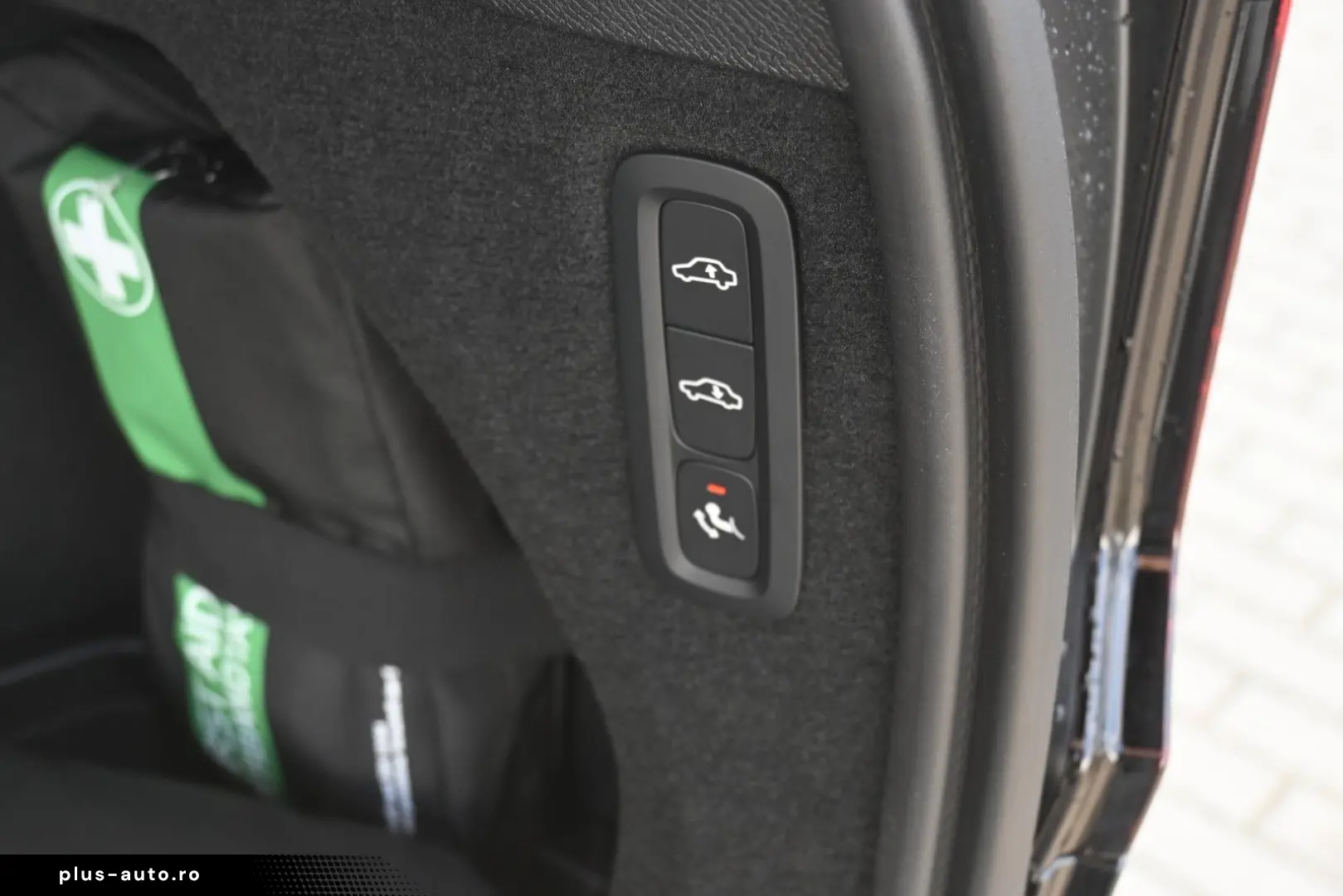 VOLVO XC90 T8 AWD Ultra Dark Recharge Plug-In Hybrid