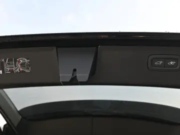 VOLVO XC90 T8 AWD Ultra Dark Recharge Plug-In Hybrid