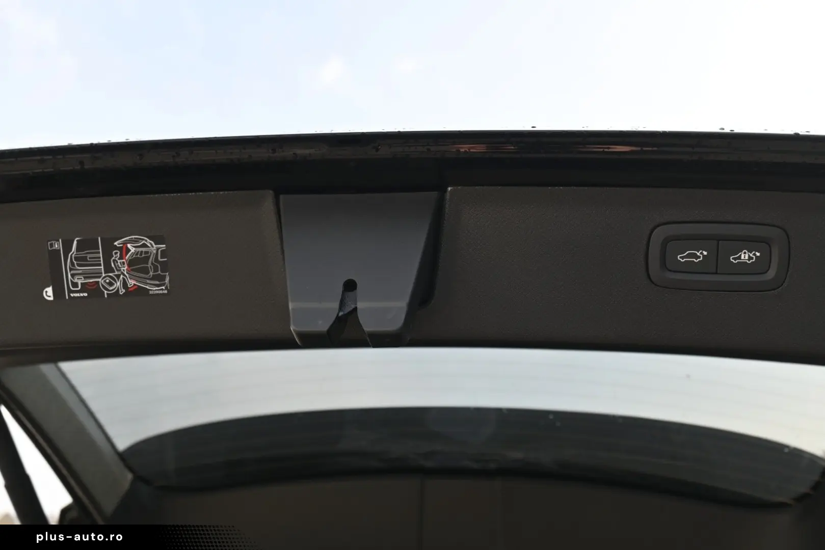 VOLVO XC90 T8 AWD Ultra Dark Recharge Plug-In Hybrid