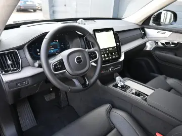 VOLVO XC90 T8 AWD Ultra Dark Recharge Plug-In Hybrid