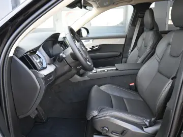 VOLVO XC90 T8 AWD Ultra Dark Recharge Plug-In Hybrid