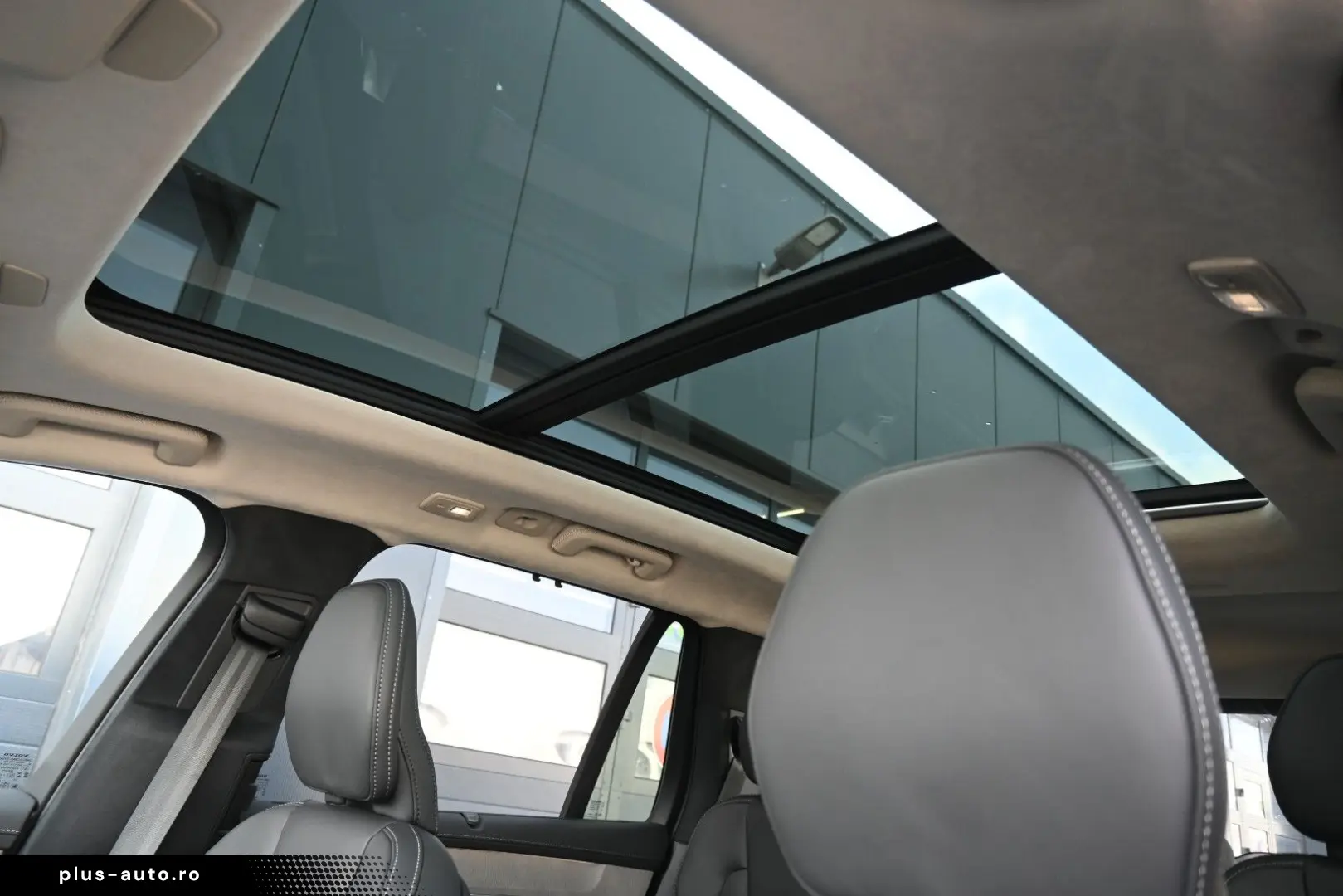 VOLVO XC90 T8 AWD Ultra Dark Recharge Plug-In Hybrid