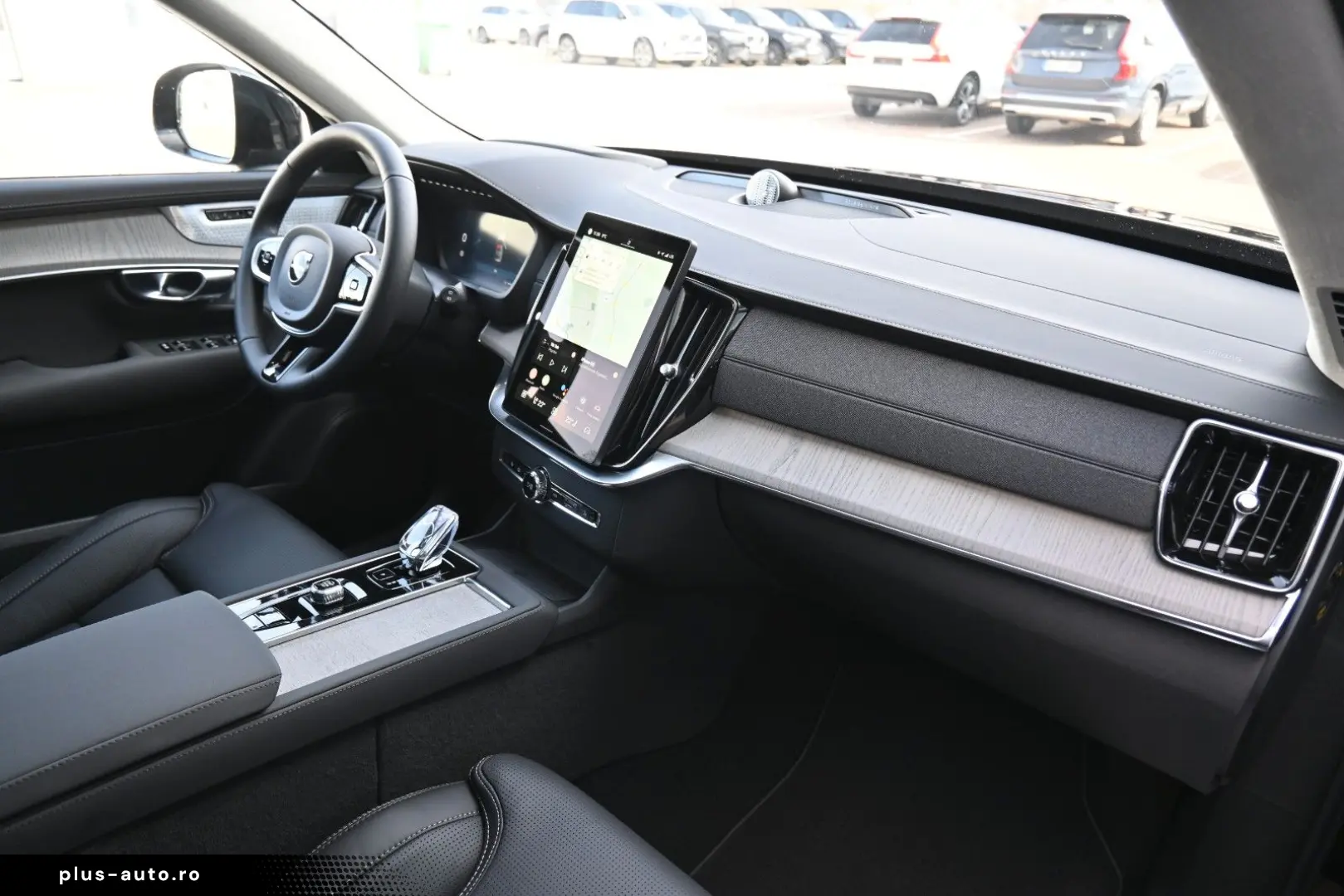 VOLVO XC90 T8 AWD Ultra Dark Recharge Plug-In Hybrid