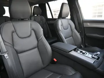 VOLVO XC90 T8 AWD Ultra Dark Recharge Plug-In Hybrid