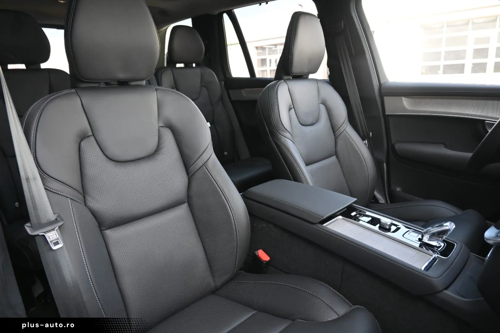VOLVO XC90 T8 AWD Ultra Dark Recharge Plug-In Hybrid