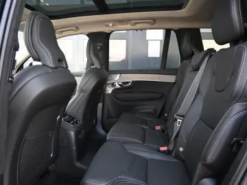 VOLVO XC90 T8 AWD Ultra Dark Recharge Plug-In Hybrid