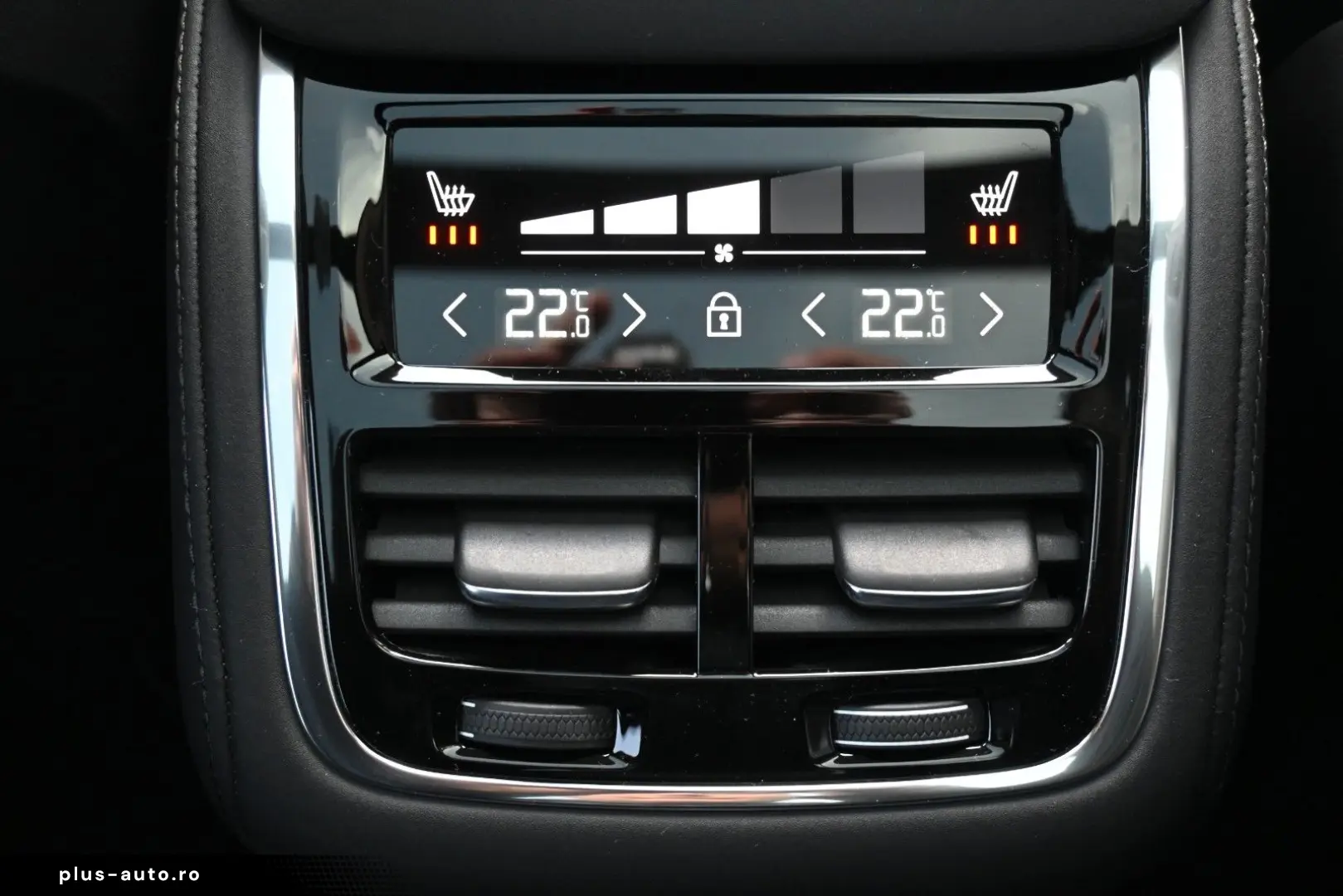 VOLVO XC90 T8 AWD Ultra Dark Recharge Plug-In Hybrid