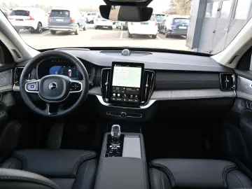 VOLVO XC90 T8 AWD Ultra Dark Recharge Plug-In Hybrid