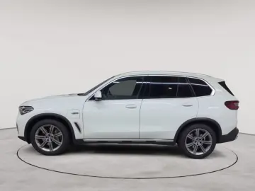 BMW X5 xDrive45e xLINE