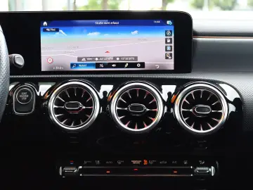 MERCEDES-BENZ CLA 250 e 3x AMG NIGHT KAMERA WIDESCREEN AHK