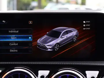 MERCEDES-BENZ CLA 250 e 3x AMG NIGHT KAMERA WIDESCREEN AHK