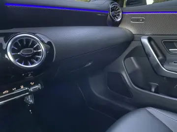 MERCEDES-BENZ CLA 250 e  LED-Ambiente-High-End