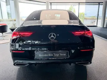 MERCEDES-BENZ CLA 250 e AMGLi NIGHT LED MBUX KAMERA KLIMA