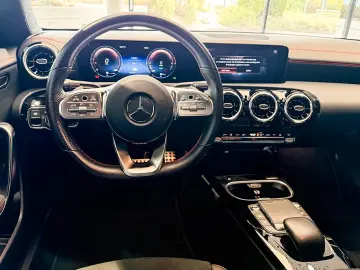 MERCEDES-BENZ CLA 250 e AMGLi NIGHT LED MBUX KAMERA KLIMA