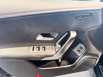 MERCEDES-BENZ CLA 250 e AMGLi NIGHT LED MBUX KAMERA KLIMA
