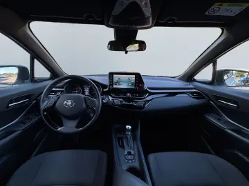 TOYOTA C-HR 1.8 Hybrid Flow  LED ACC Kamera CarPlay DAB
