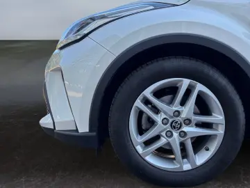 TOYOTA C-HR 1.8 Hybrid Flow  LED ACC Kamera CarPlay DAB