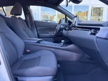 TOYOTA C-HR 1.8 Hybrid Flow  LED ACC Kamera CarPlay DAB