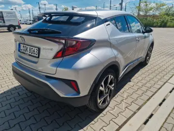 TOYOTA C-HR Hybrid Team D Tüv Neu