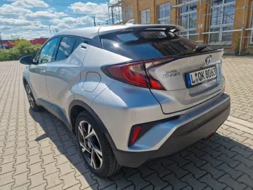 TOYOTA C-HR Hybrid Team D Tüv Neu