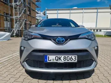 TOYOTA C-HR Hybrid Team D Tüv Neu