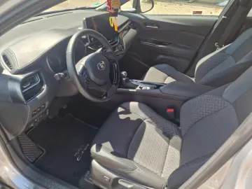TOYOTA C-HR Hybrid Team D Tüv Neu
