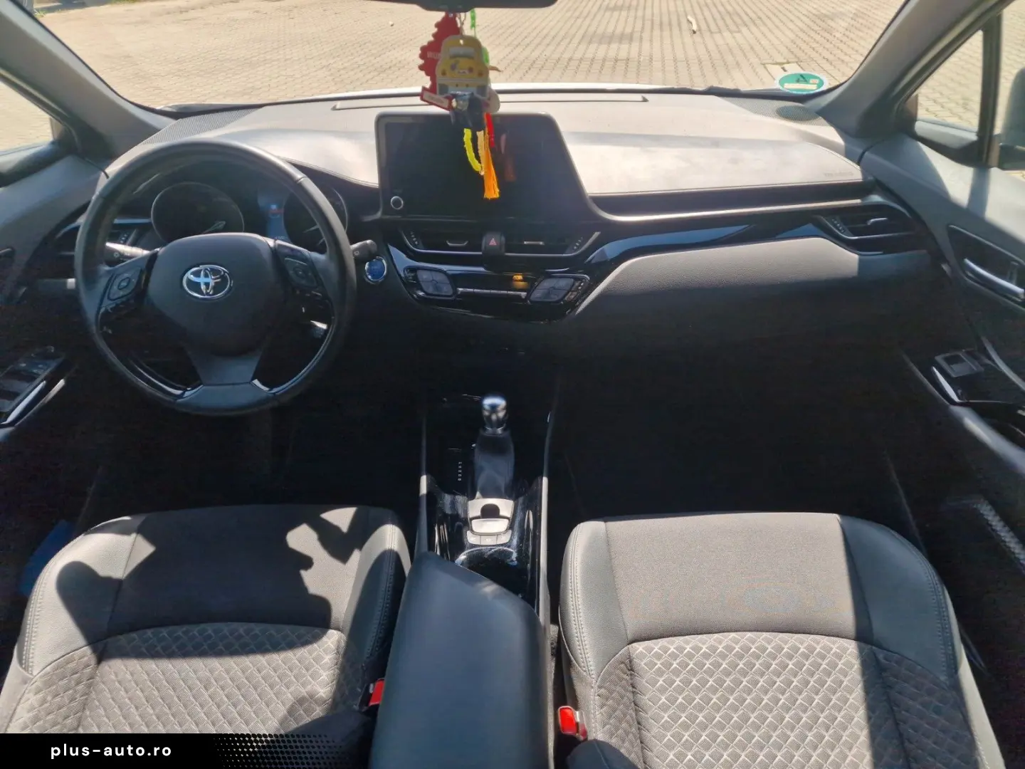 TOYOTA C-HR Hybrid Team D Tüv Neu