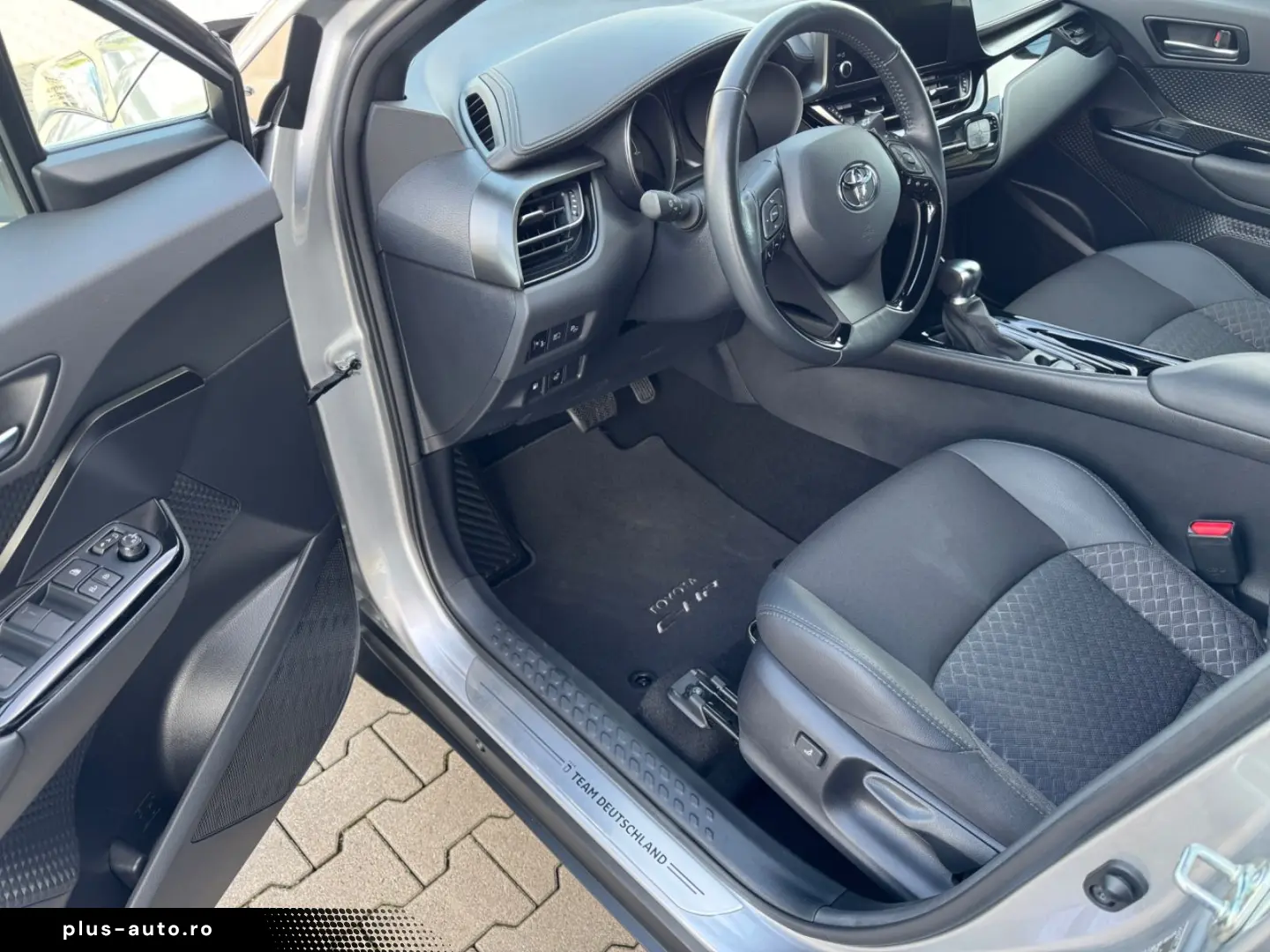 TOYOTA C-HR Hybrid Team Deutschland Edition