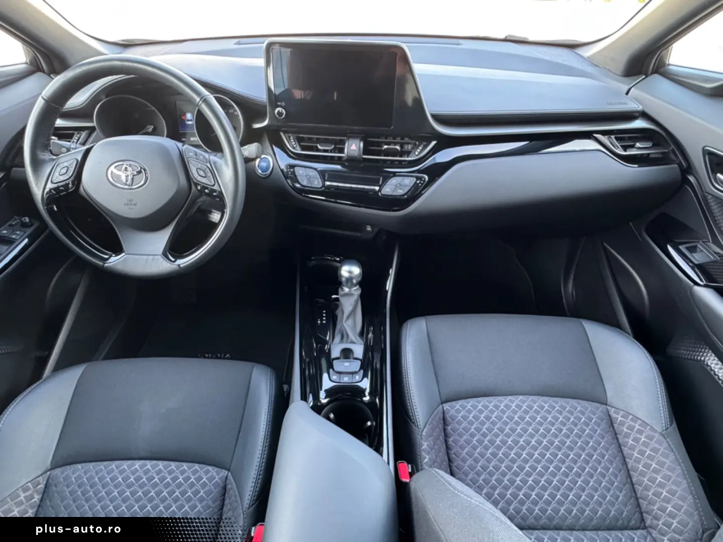 TOYOTA C-HR Hybrid Team Deutschland Edition