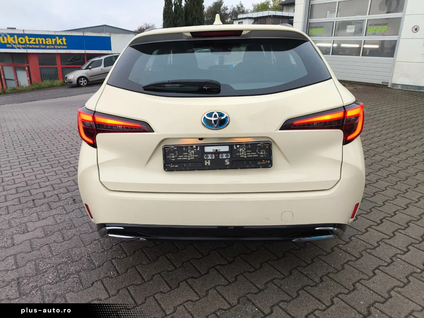 TOYOTA Corolla Touring Sports 1.8 VVT i-Hybrid Business