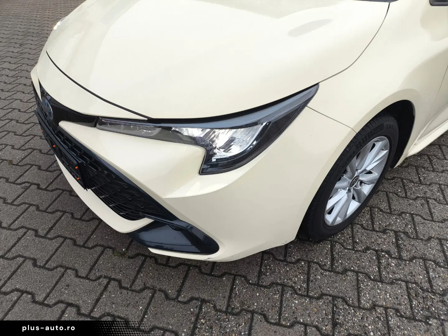 TOYOTA Corolla Touring Sports 1.8 VVT i-Hybrid Business