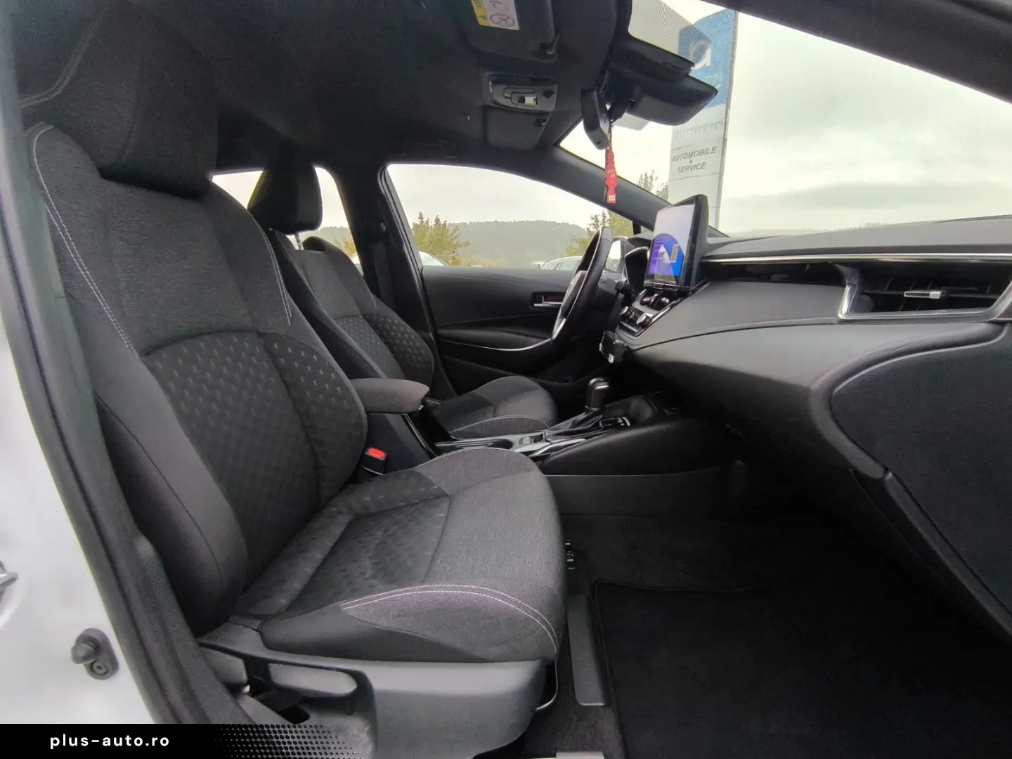 TOYOTA Corolla Touring Sports 1.8 VVT i-Hybrid Business