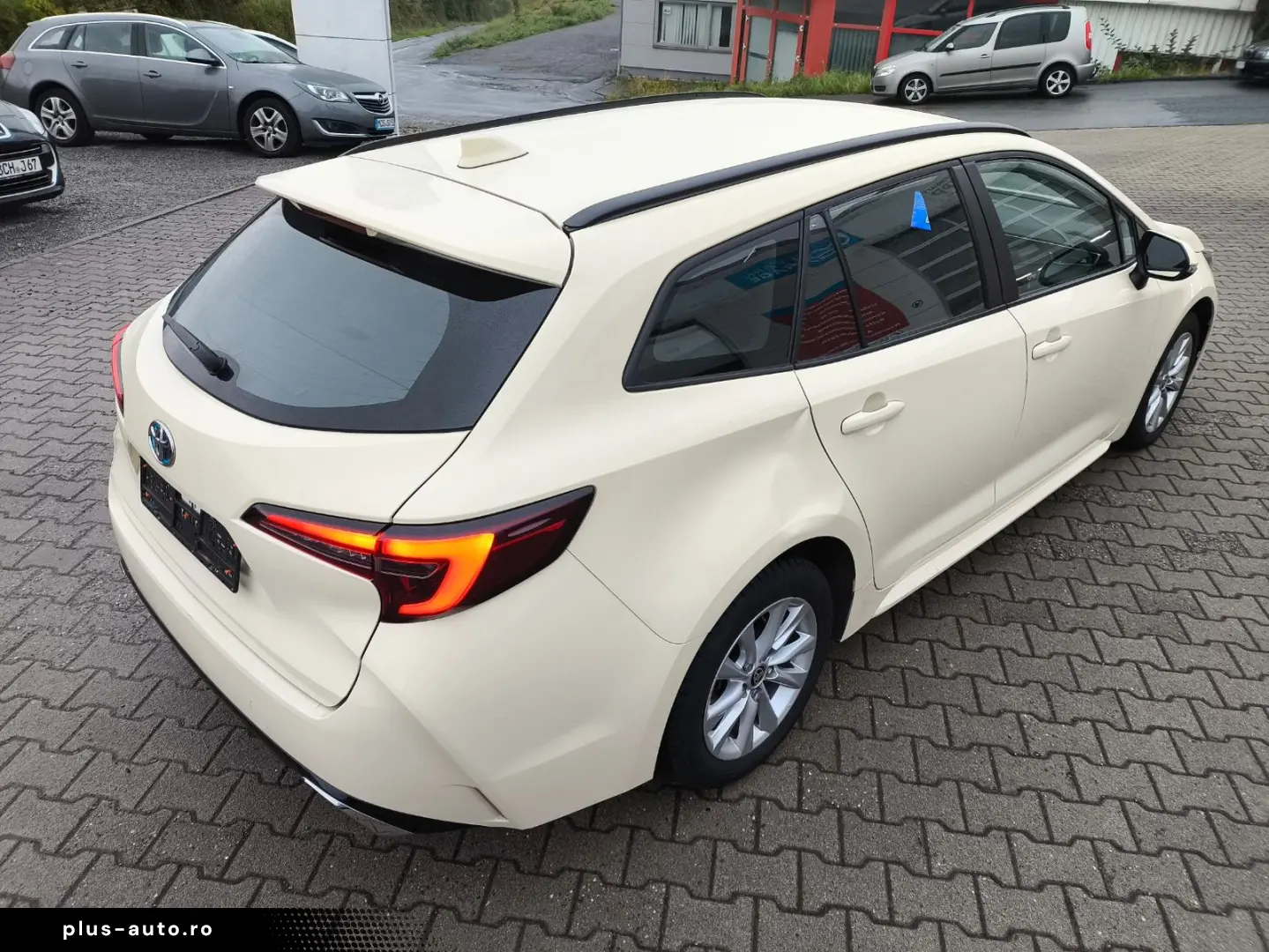 TOYOTA Corolla Touring Sports 1.8 VVT i-Hybrid Business