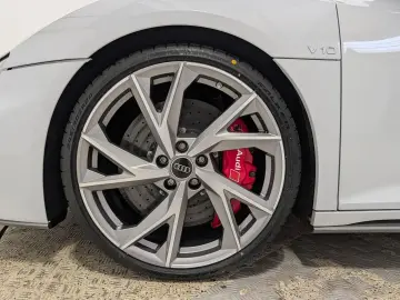 AUDI R8 Coupe 5.2 V10 quattro Performance UPE  234.6€