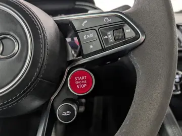 AUDI R8 Coupe 5.2 V10 quattro Performance UPE  234.6€