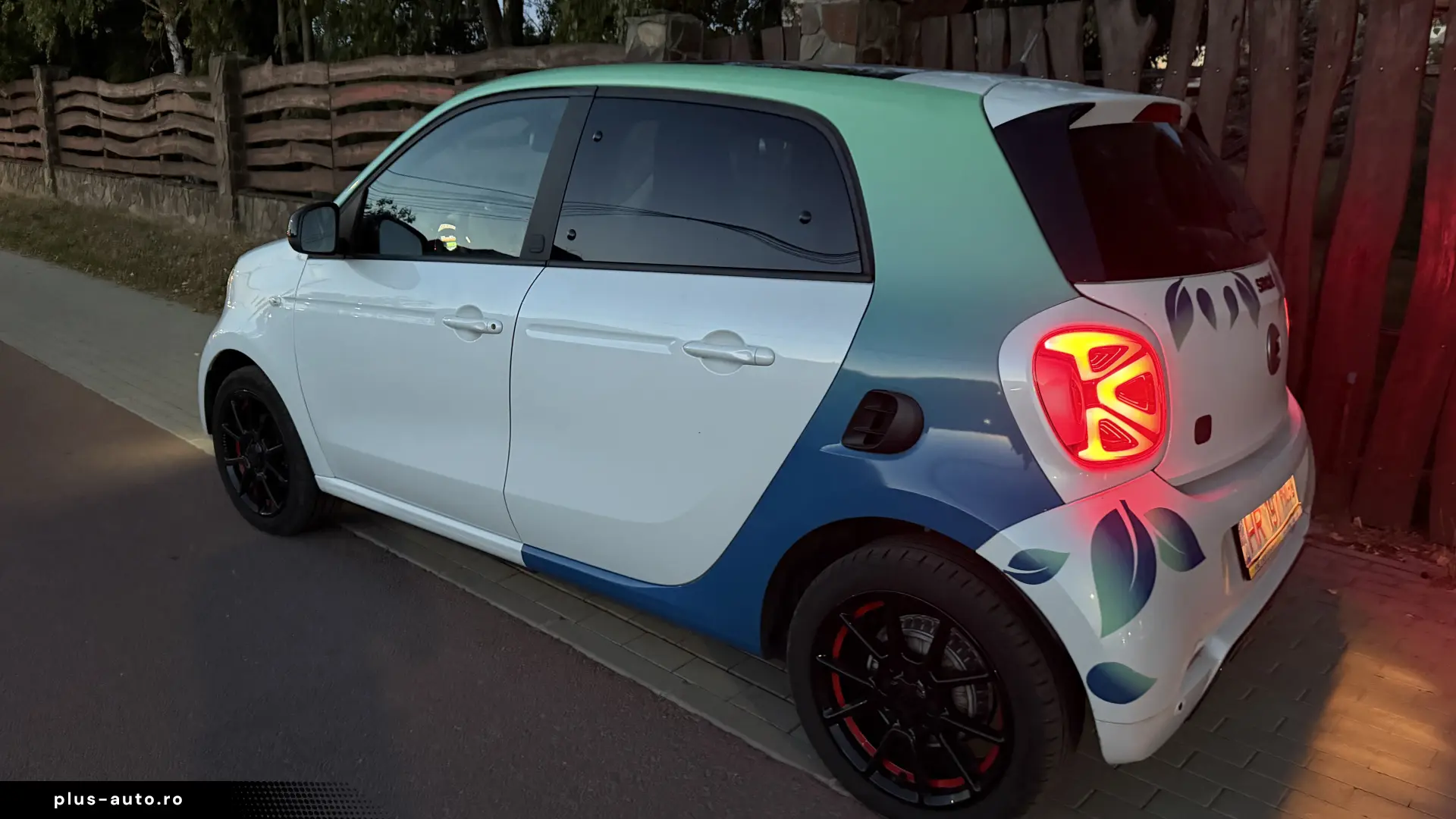 SMART FORFOUR EQ EDITION ONE LED MATRIX PANORAMIC FUL PIELE