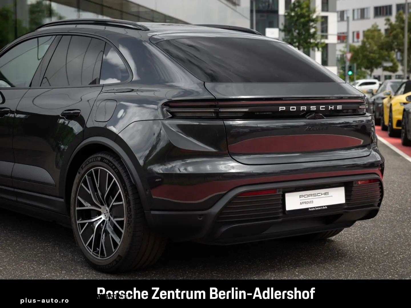 PORSCHE Macan 4 Surround-View Luftfederung PASM 1.Hand