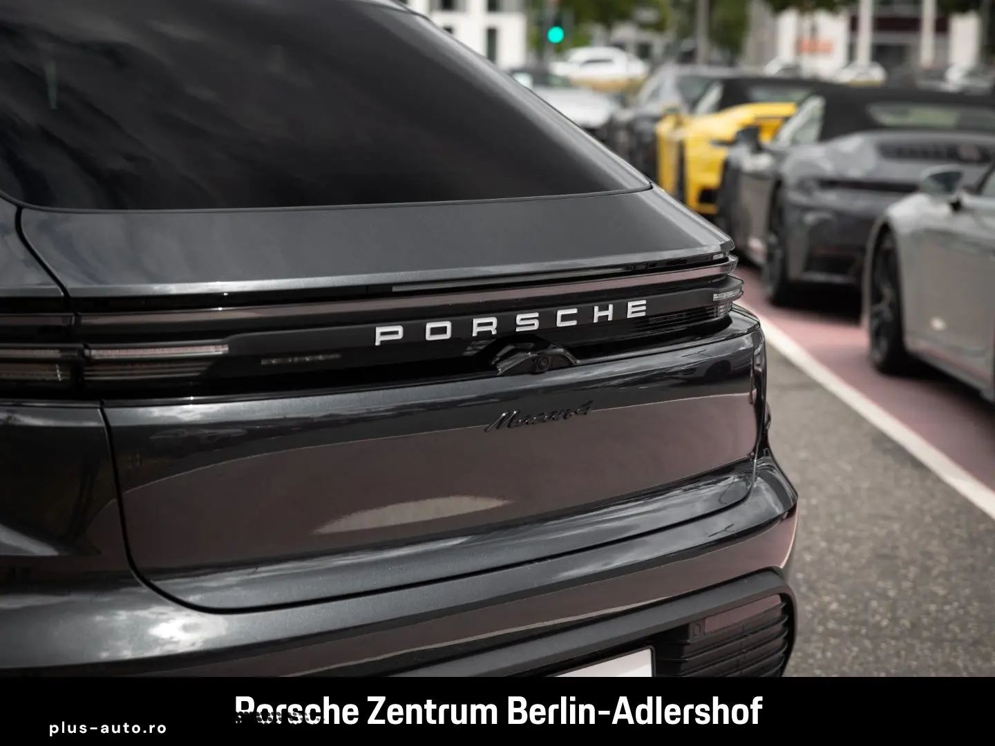 PORSCHE Macan 4 Surround-View Luftfederung PASM 1.Hand