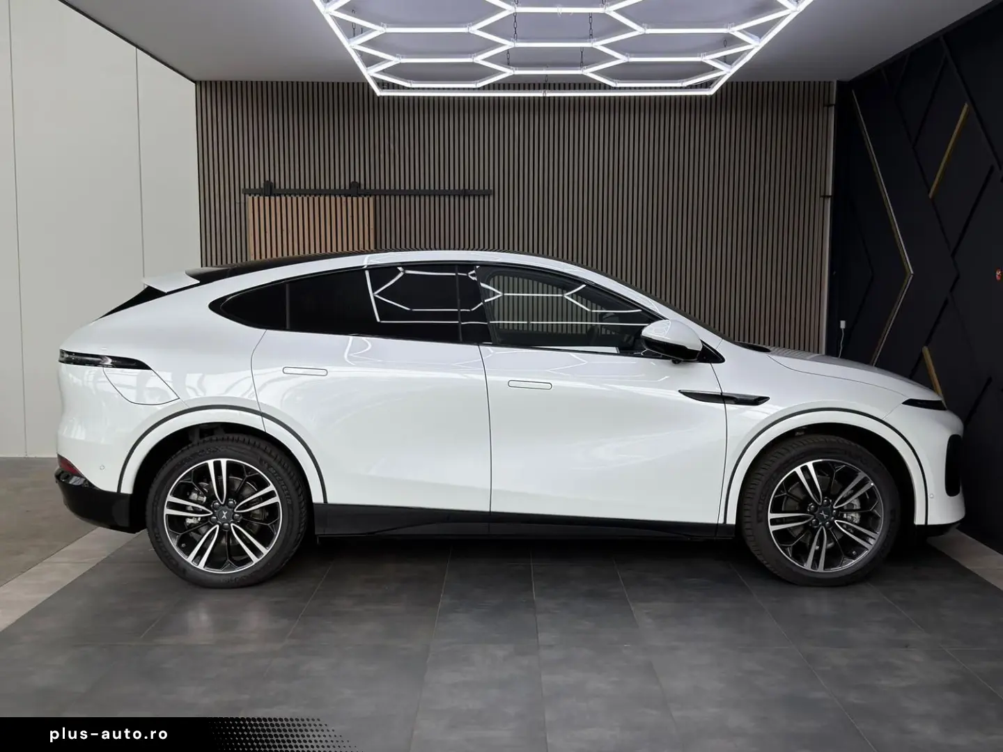 XPENG G6 RWD AHK Pano 360Kamera Vollleder