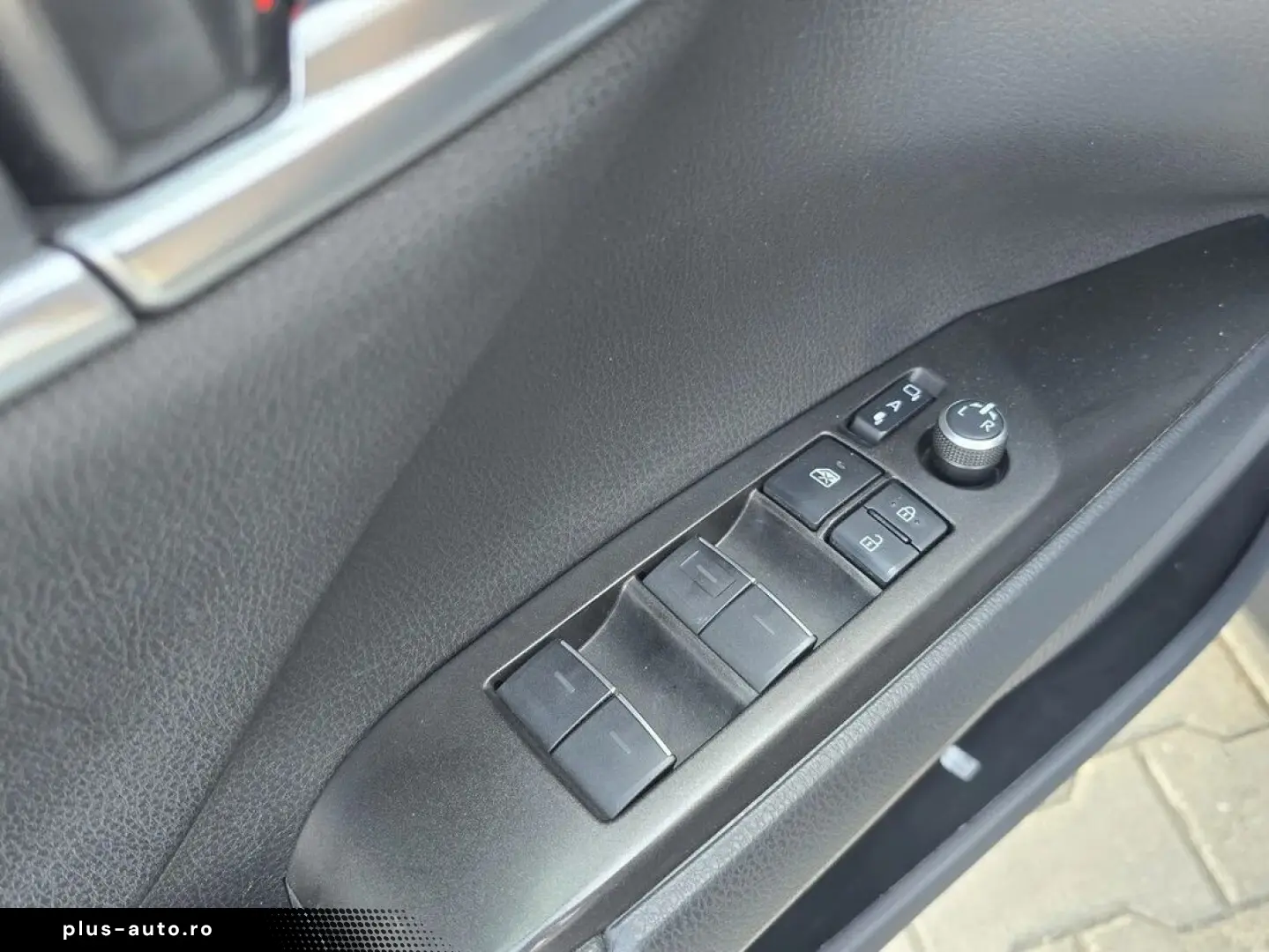 Toyota Camry 2.5 Hybrid 218 Cp