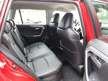 TOYOTA RAV 4 2.5 Hybrid Lounge Allrad 5J Garantie