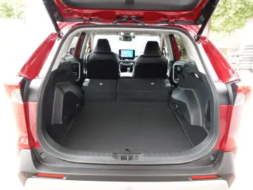 TOYOTA RAV 4 2.5 Hybrid Lounge Allrad 5J Garantie