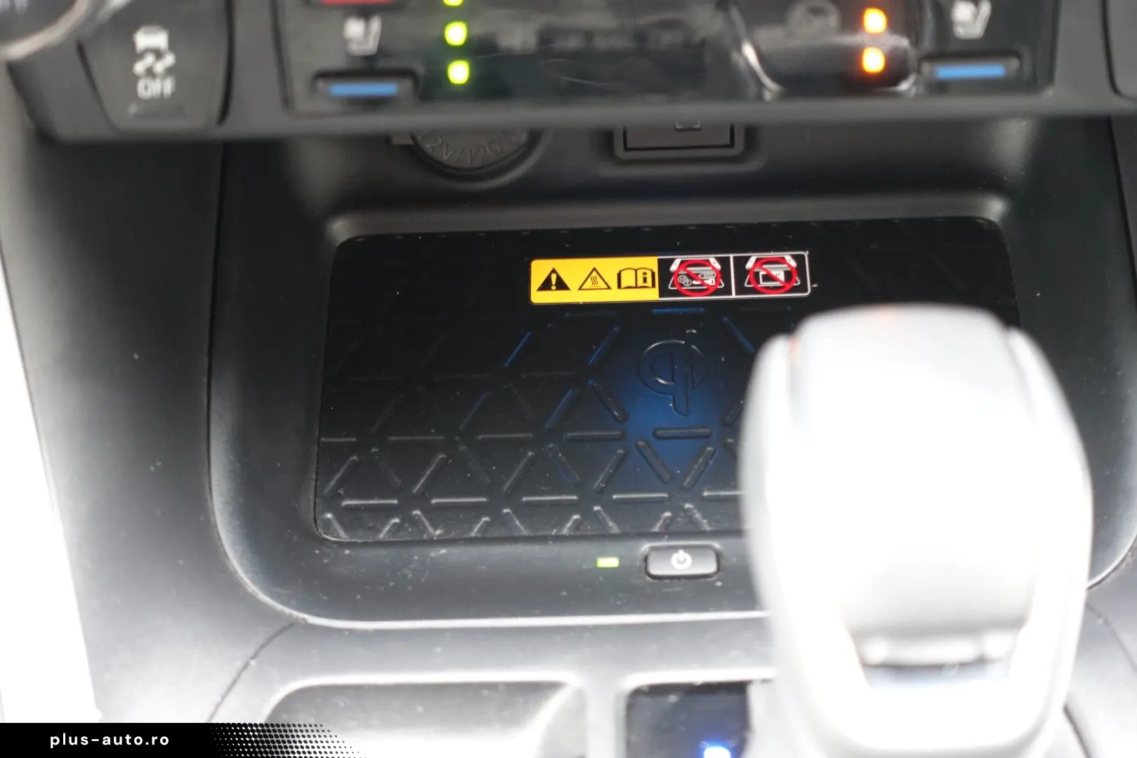 TOYOTA RAV 4 2.5 Hybrid Lounge Allrad 5J Garantie