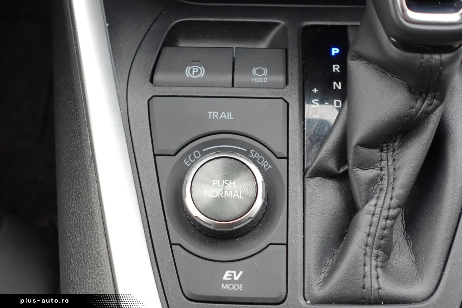TOYOTA RAV 4 2.5 Hybrid Lounge Allrad 5J Garantie