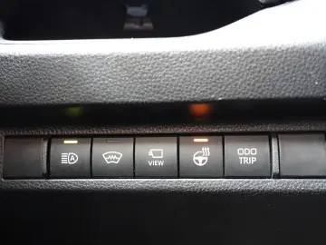 TOYOTA RAV 4 2.5 Hybrid Lounge Allrad 5J Garantie