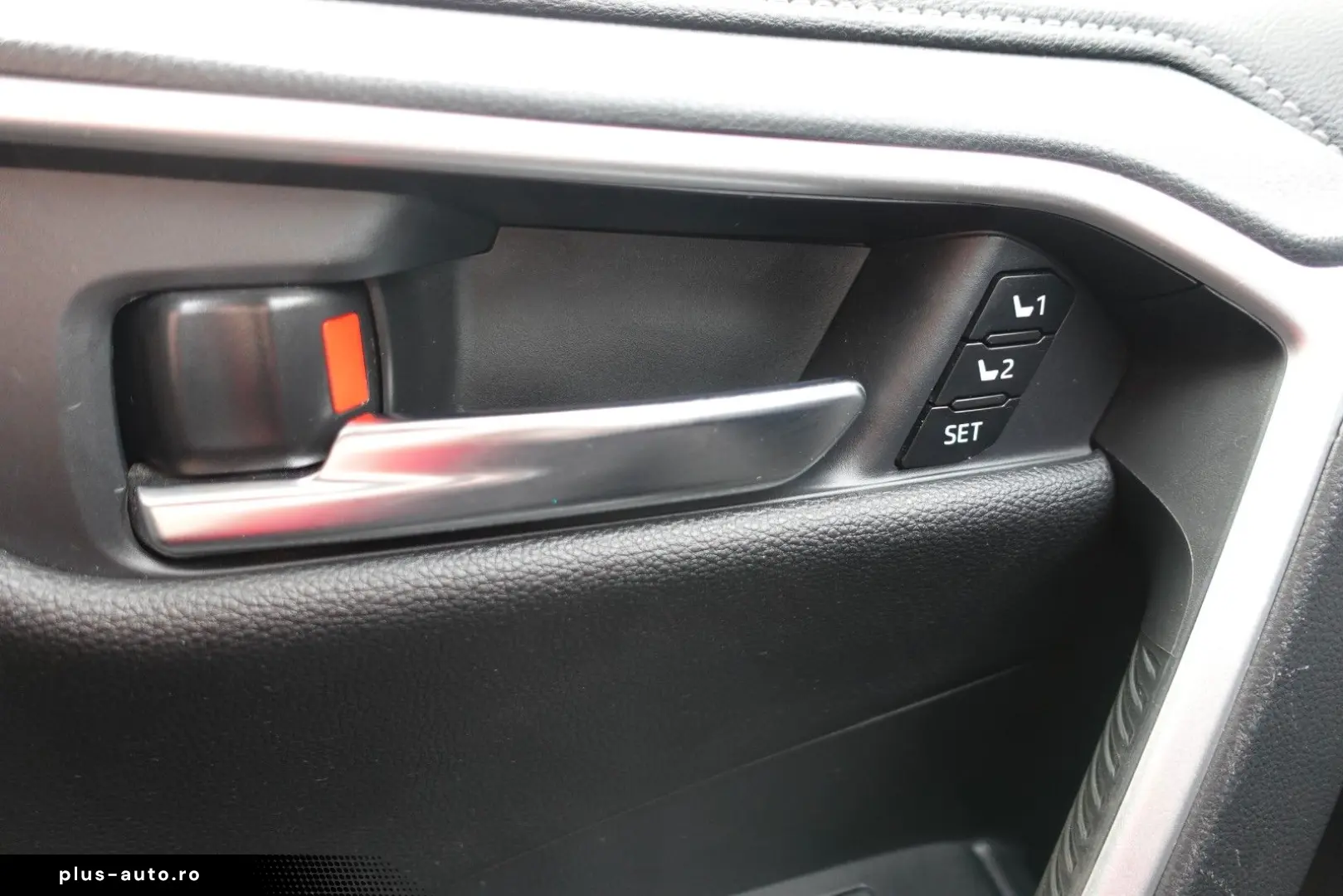 TOYOTA RAV 4 2.5 Hybrid Lounge Allrad 5J Garantie