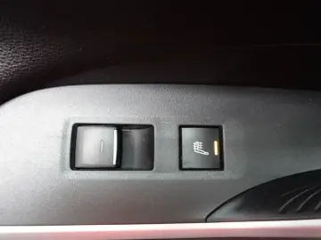 TOYOTA RAV 4 2.5 Hybrid Lounge Allrad 5J Garantie