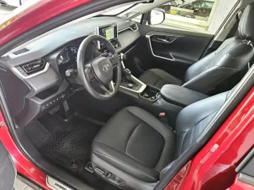 TOYOTA RAV 4 2.5 4x4 Hybrid Lounge AHK abnehmbar