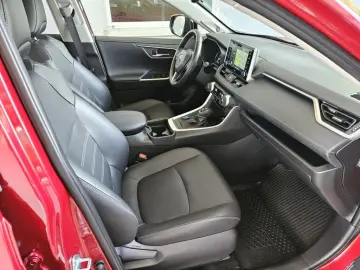 TOYOTA RAV 4 2.5 4x4 Hybrid Lounge AHK abnehmbar